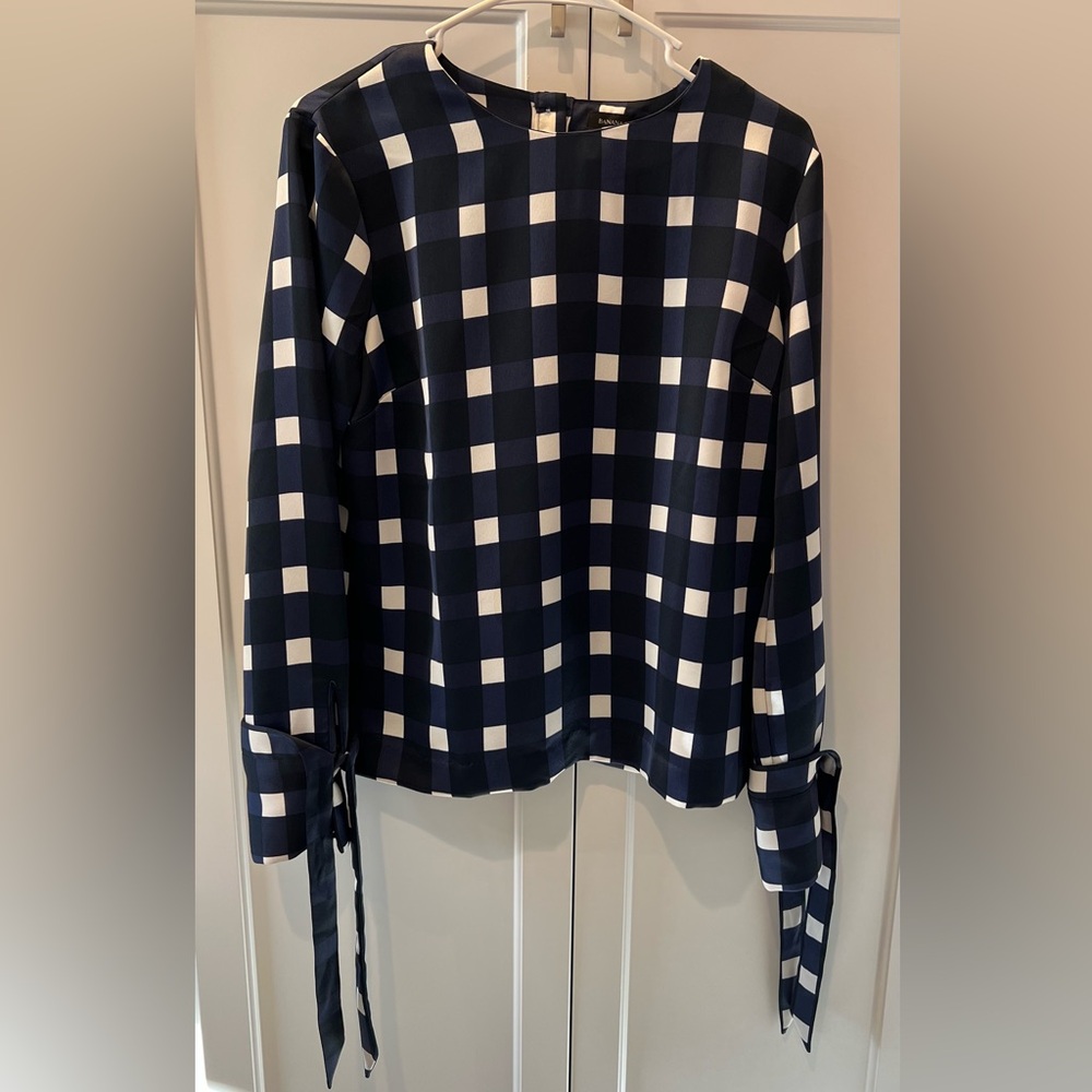 Black, Navy and White Checkered Long Sleeve Top